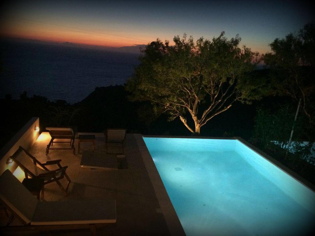 Yades Villas Athánion Rum bild